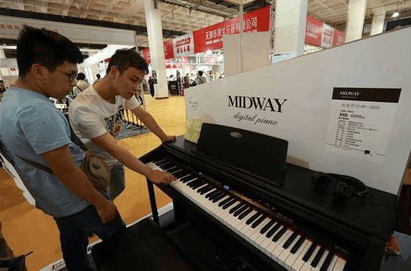 而根据数据,近年来乐器销售提升趋势最为显著的是电钢琴产品,作为钢琴
